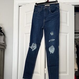 Women’s Levi Distressed Skinny Jeans